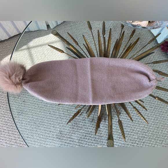 Look Cashmere Brand Pom Pom Winter Hat - Pale Pink - Reversibile into Scarf - Picture 3 of 6